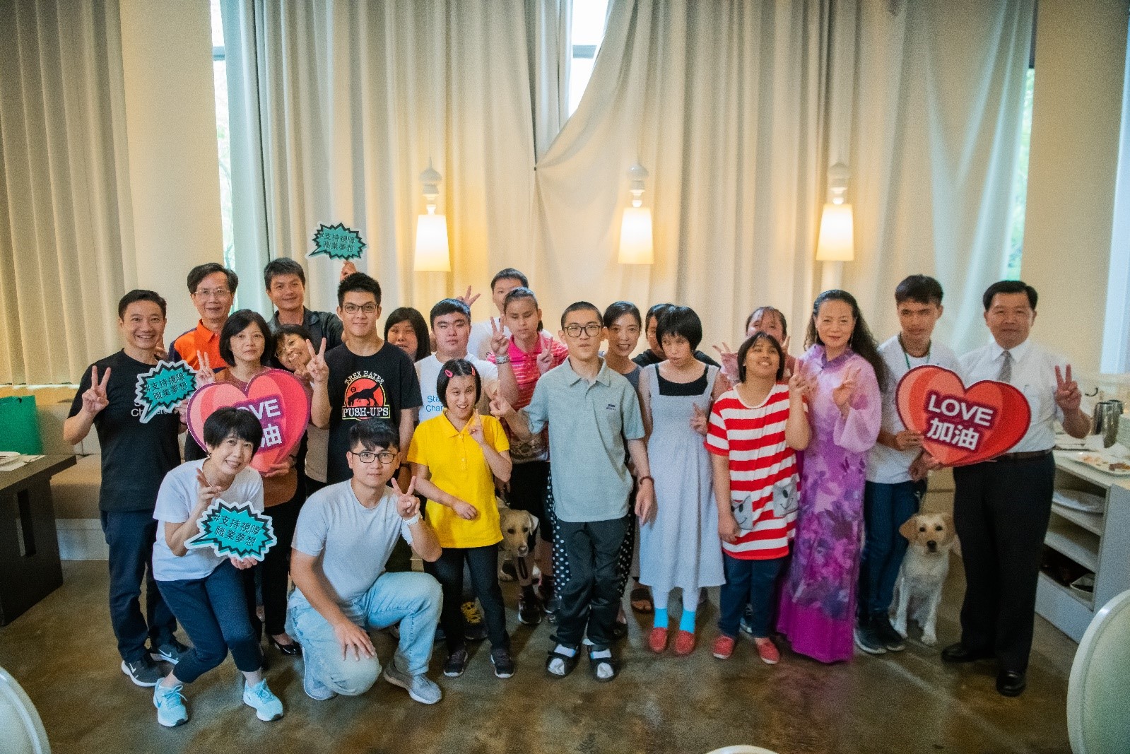 【還記臺中啟明學校，夢想成為心理諮商師的仁鼎和電腦工程師的煒諺嗎?】