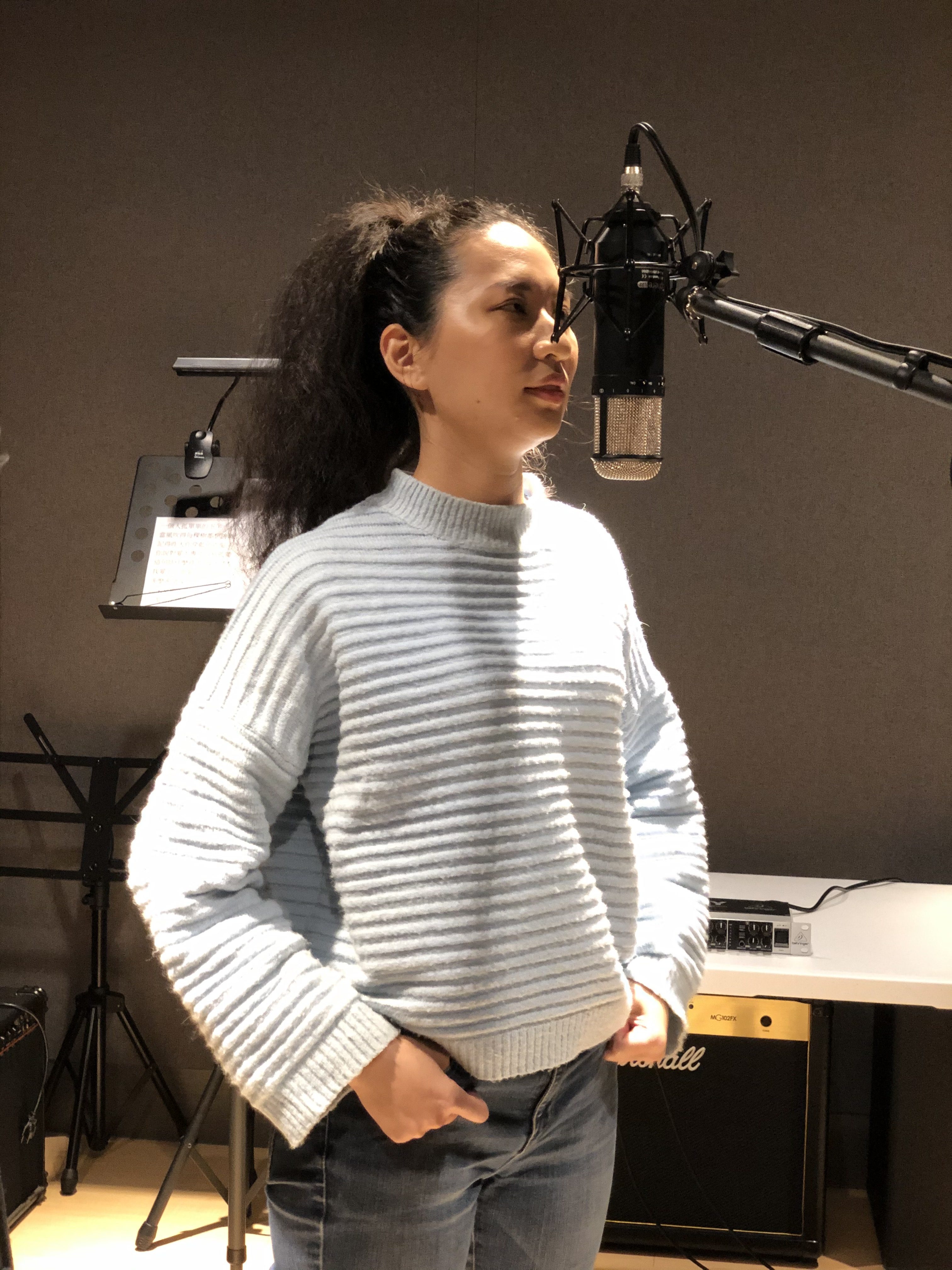 嬿甯在錄音室裡